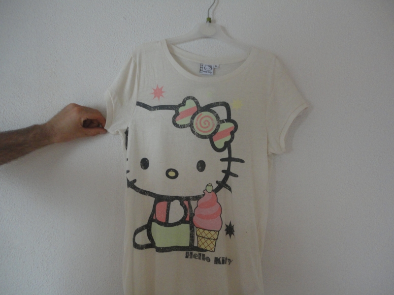 Hello Kitty T-Shirt Ice Cone Small
